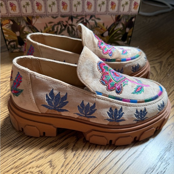 FARM Rio Embroidered Floral Loafers - Beige and Multicolor - Picture 4 of 6